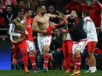 Injury-time goal hands Benfica...